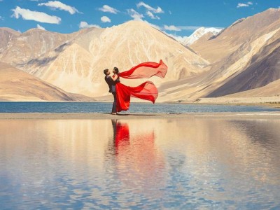 Ladakh Honeymoon Tour Package for 8 Nights and 9 Days