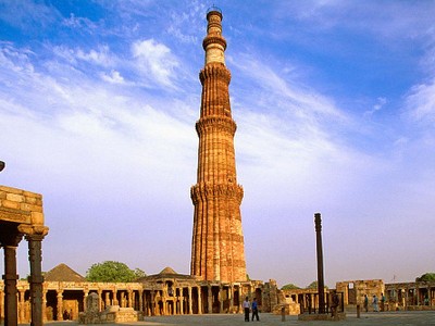 Book The Best Female Tour Guide for Delhi Sightseeing